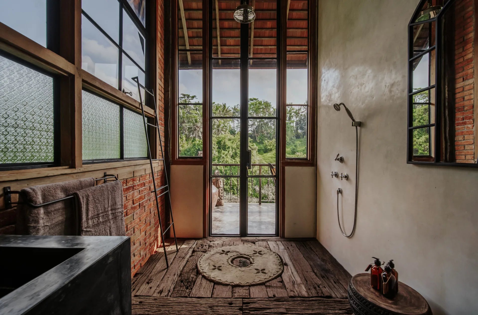 Shared Bedroom – Bedulu Cliff Estate 17th-22nd January 2026