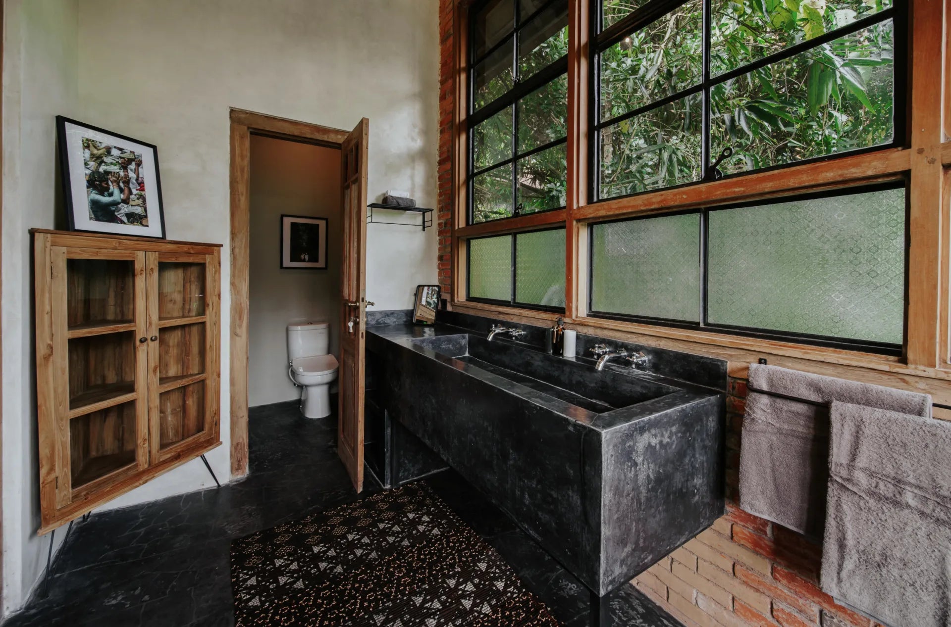Shared Bedroom – Bedulu Cliff Estate 17th-22nd January 2026